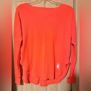 Women’s Free People Movement FP Neon Coral Thumbhole Curved Hem Shirt Sz XS